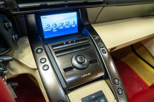 Photo of 2012 Pearl White Lexus LFA