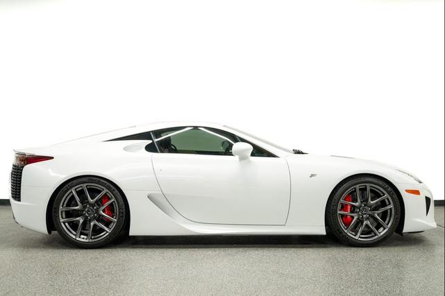 Photo of 2012 Pearl White Lexus LFA