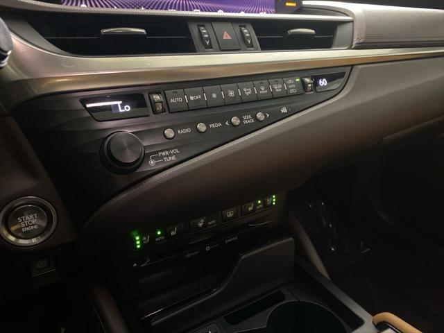 Photo of 2019 Eminent White Pearl Lexus ES 350
