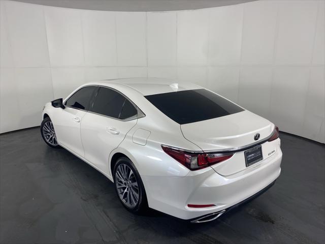 Photo of 2019 Eminent White Pearl Lexus ES 350