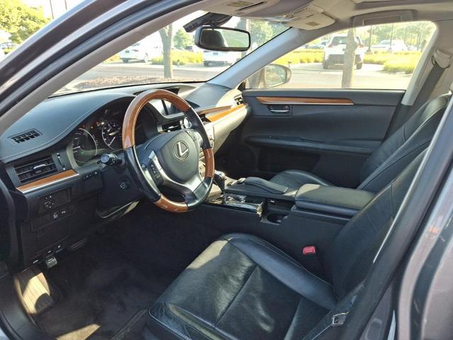 Photo of 2014 Nebula Gray Pearl Lexus ES 300h