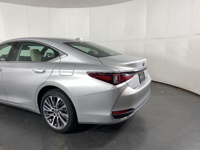 Photo of 2021 Silver Lining Metallic Lexus ES 250