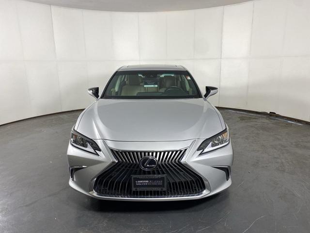 Photo of 2021 Silver Lining Metallic Lexus ES 250