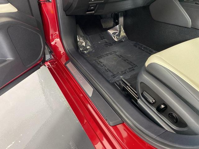 Photo of 2024 Matador Red Mica Lexus ES 350