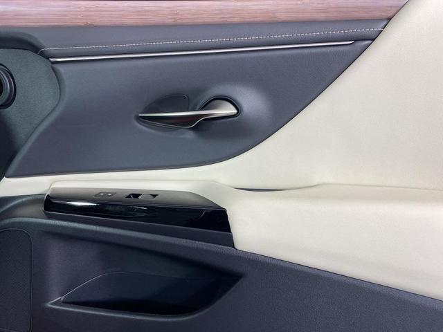 Photo of 2024 Matador Red Mica Lexus ES 350