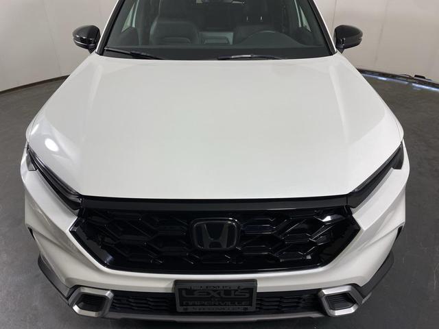 Photo of 2024 Platinum White Pearl Honda CR-V Hybrid