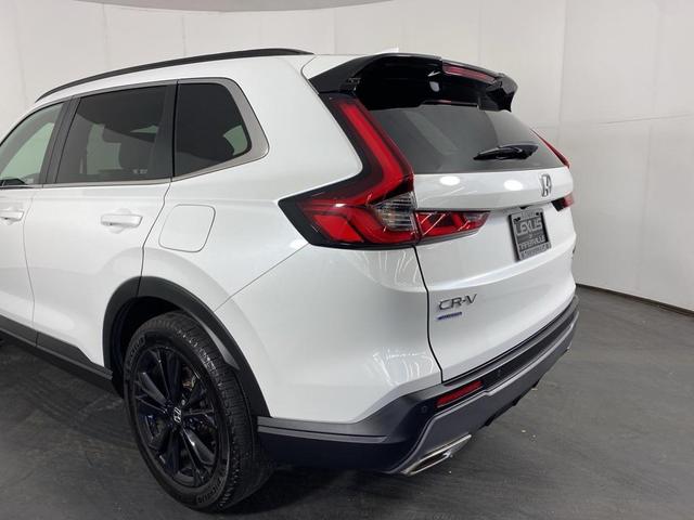 Photo of 2024 Platinum White Pearl Honda CR-V Hybrid