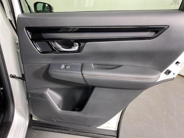 Photo of 2024 Platinum White Pearl Honda CR-V Hybrid