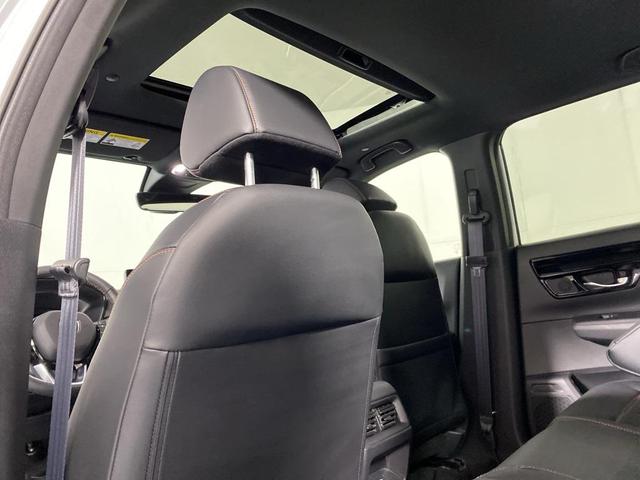 Photo of 2024 Platinum White Pearl Honda CR-V Hybrid