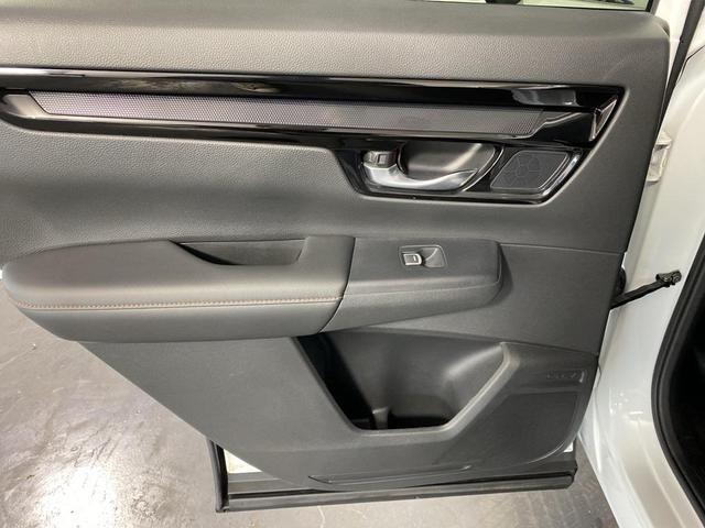 Photo of 2024 Platinum White Pearl Honda CR-V Hybrid