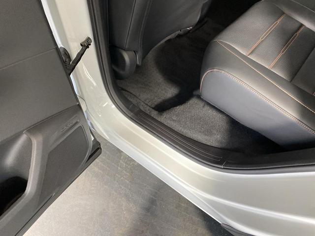 Photo of 2024 Platinum White Pearl Honda CR-V Hybrid