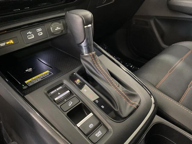 Photo of 2024 Platinum White Pearl Honda CR-V Hybrid