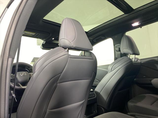 Photo of 2025 Wind Chill Pearl Lexus TX 350