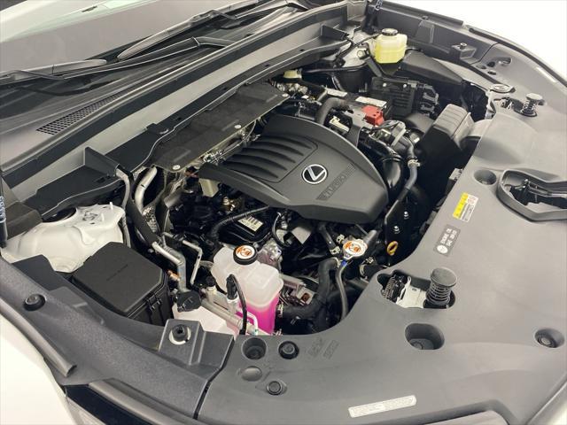 Photo of 2025 Wind Chill Pearl Lexus TX 350