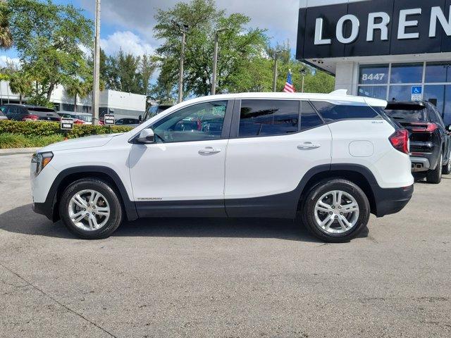 Photo of 2023 Summit White GMC Terrain