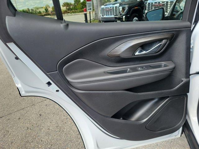 Photo of 2023 Summit White GMC Terrain
