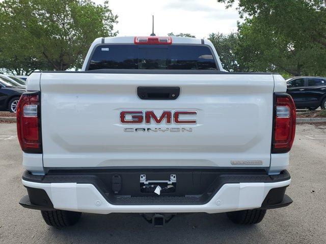 Photo of 2025 Summit White GMC Canyon