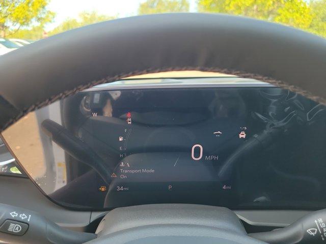 Photo of 2025 Summit White Buick Envista