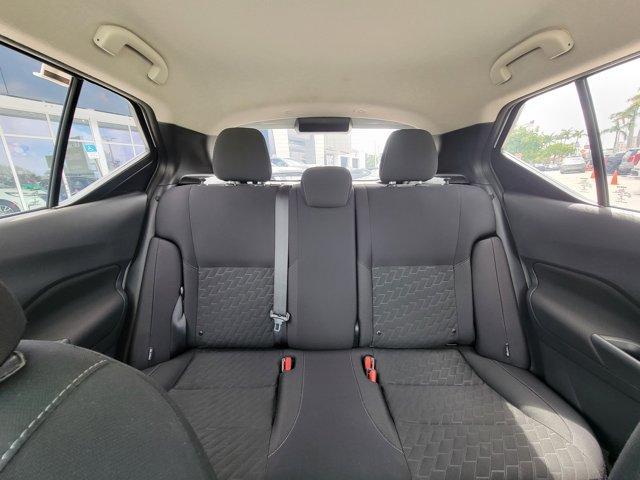Photo of 2023 Aspen White / Super Black Nissan Kicks