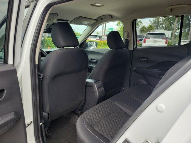 Photo of 2023 Aspen White / Super Black Nissan Kicks
