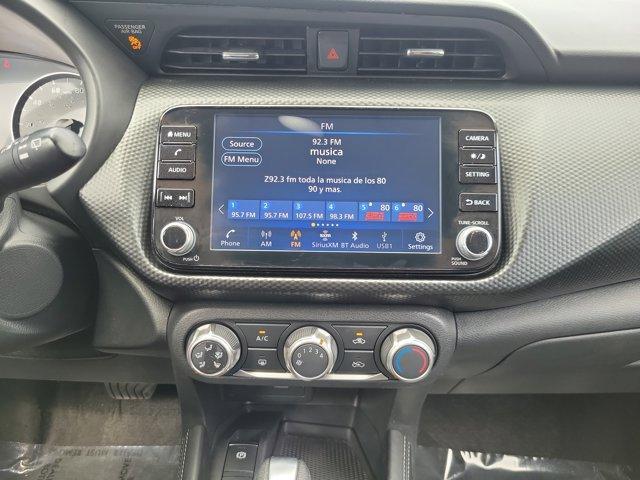 Photo of 2023 Aspen White / Super Black Nissan Kicks