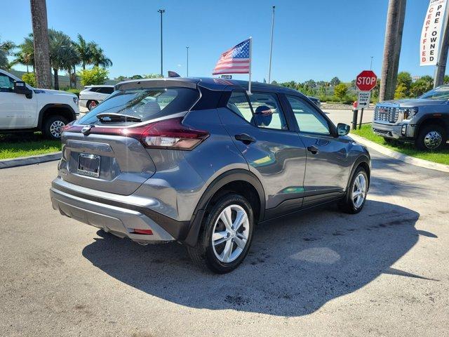 Photo of 2022 Gun Metallic Nissan Kicks