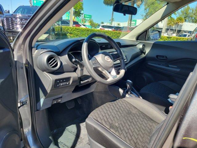 Photo of 2022 Gun Metallic Nissan Kicks