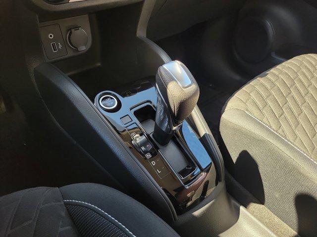 Photo of 2022 Gun Metallic Nissan Kicks