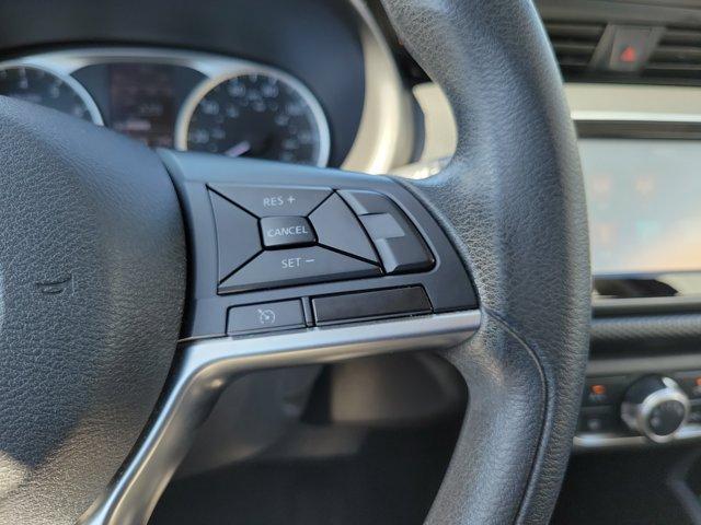 Photo of 2022 Gun Metallic Nissan Kicks