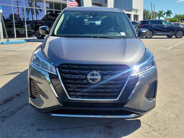 Photo of 2022 Gun Metallic Nissan Kicks