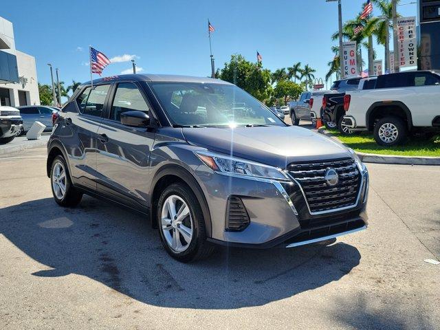 Photo of 2022 Gun Metallic Nissan Kicks