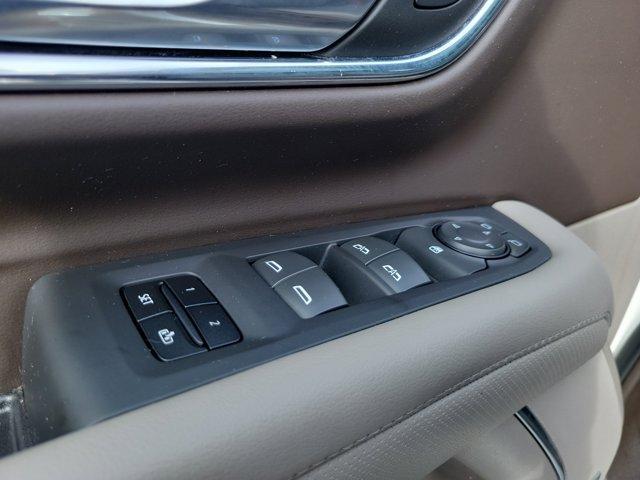 Photo of 2023 White Frost Tri-Coat GMC Yukon XL