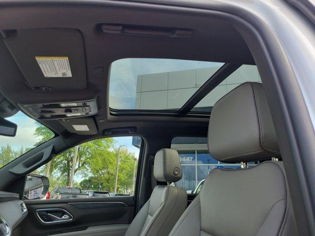 Photo of 2023 White Frost Tri-Coat GMC Yukon XL