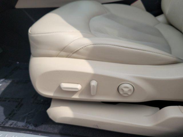 Photo of 2020 Chili Red Metallic Buick Envision