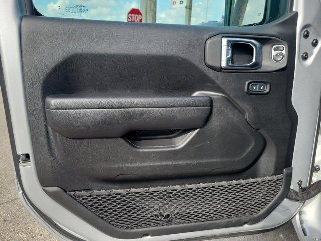 Photo of 2023 Silver Zynith Clearcoat Jeep Gladiator
