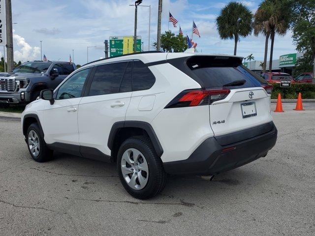 Photo of 2020 Super White Toyota RAV4