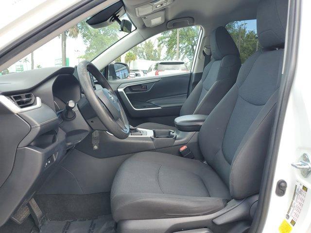 Photo of 2020 Super White Toyota RAV4
