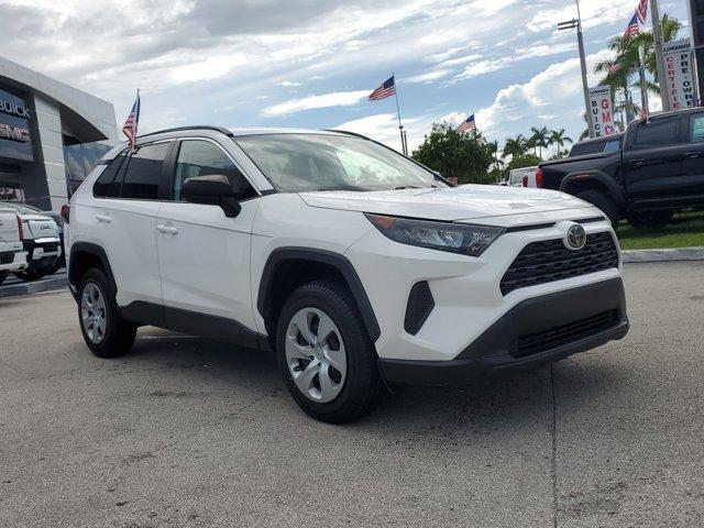 Photo of 2020 Super White Toyota RAV4