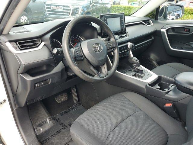 Photo of 2020 Super White Toyota RAV4