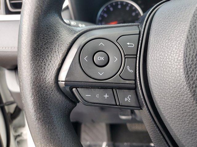 Photo of 2020 Super White Toyota RAV4