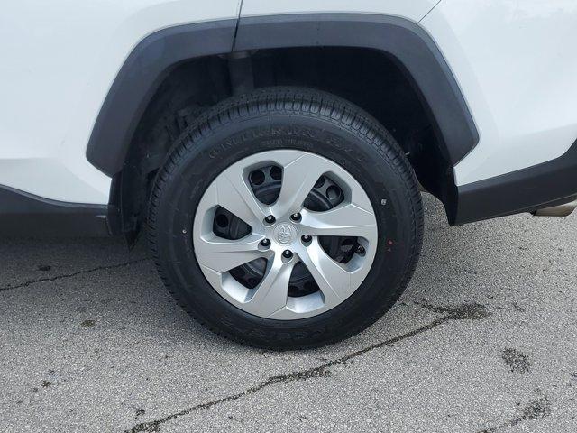 Photo of 2020 Super White Toyota RAV4