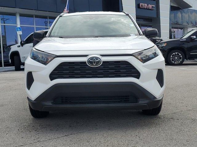 Photo of 2020 Super White Toyota RAV4