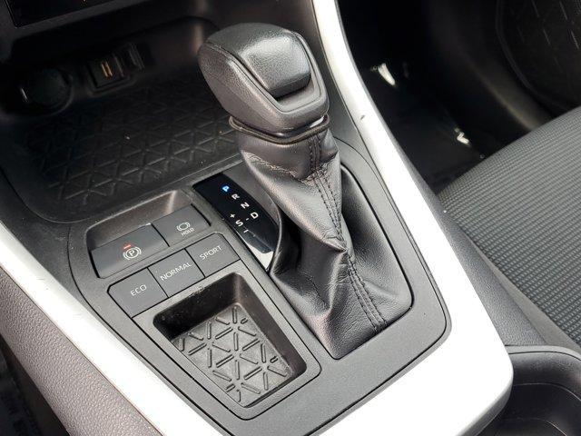 Photo of 2020 Super White Toyota RAV4