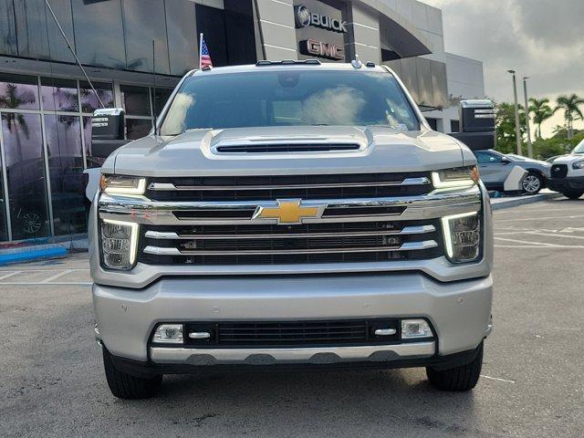 Photo of 2022 Silver Ice Metallic Chevrolet Silverado 3500