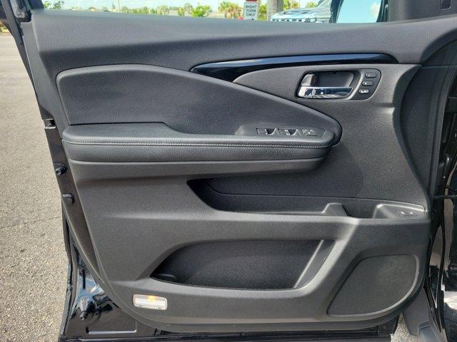 Photo of 2022 Crystal Black Pearl Honda Pilot
