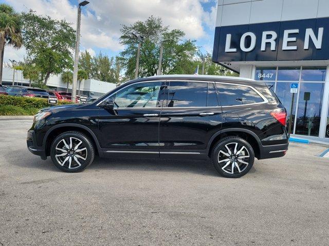 Photo of 2022 Crystal Black Pearl Honda Pilot