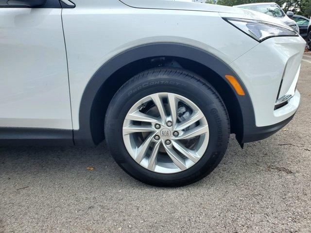 Photo of 2025 Summit White Buick Envista