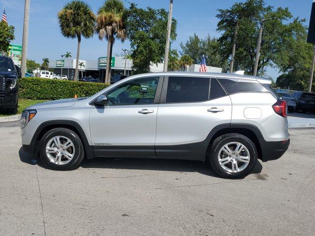 Photo of 2022 Quicksilver Metallic GMC Terrain