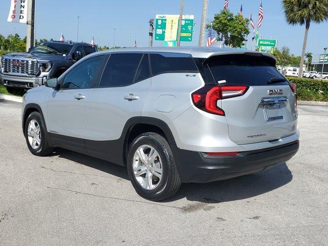 Photo of 2022 Quicksilver Metallic GMC Terrain