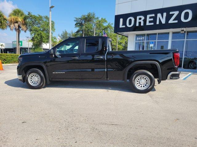 Photo of 2024 Onyx Black GMC Sierra 1500